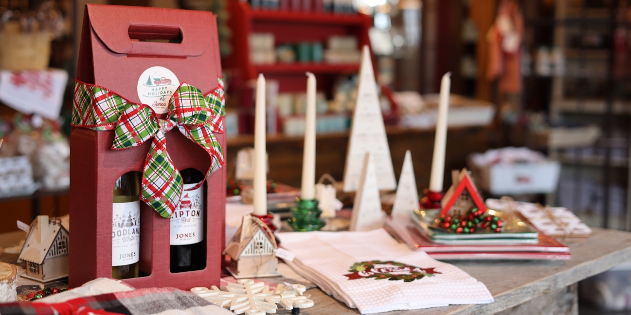 Gift Shop Christmas table